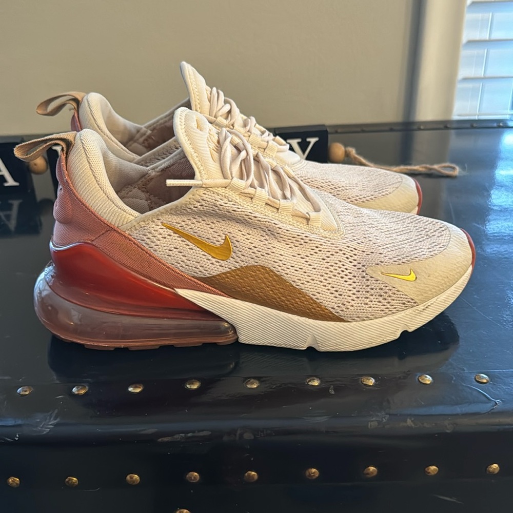 Nike Air 270